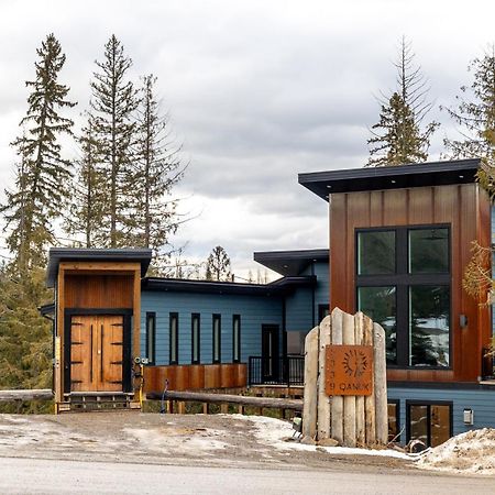 Ski In Ski Out With Huge Game Room And Hot Tub Fernie Eksteriør bilde