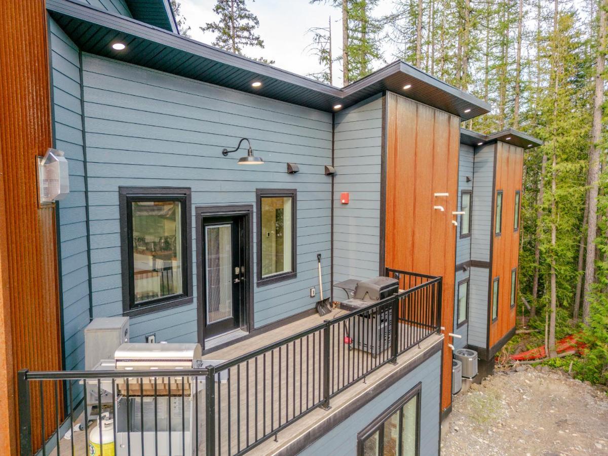 Ski In Ski Out With Huge Game Room And Hot Tub Fernie Eksteriør bilde