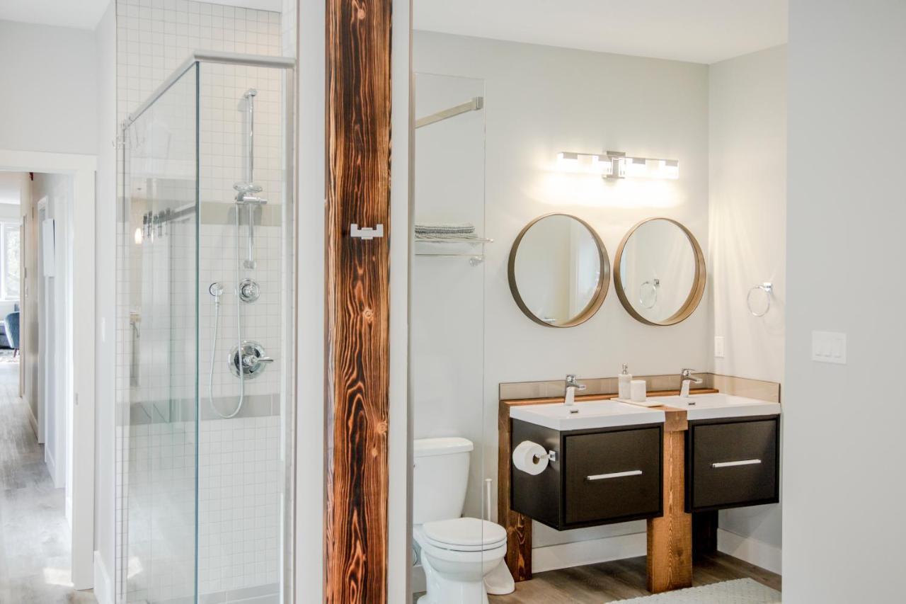Ski In Ski Out With Huge Game Room And Hot Tub Fernie Eksteriør bilde