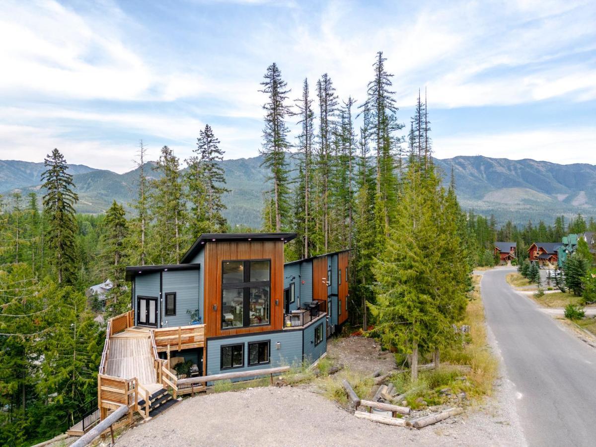 Ski In Ski Out With Huge Game Room And Hot Tub Fernie Eksteriør bilde