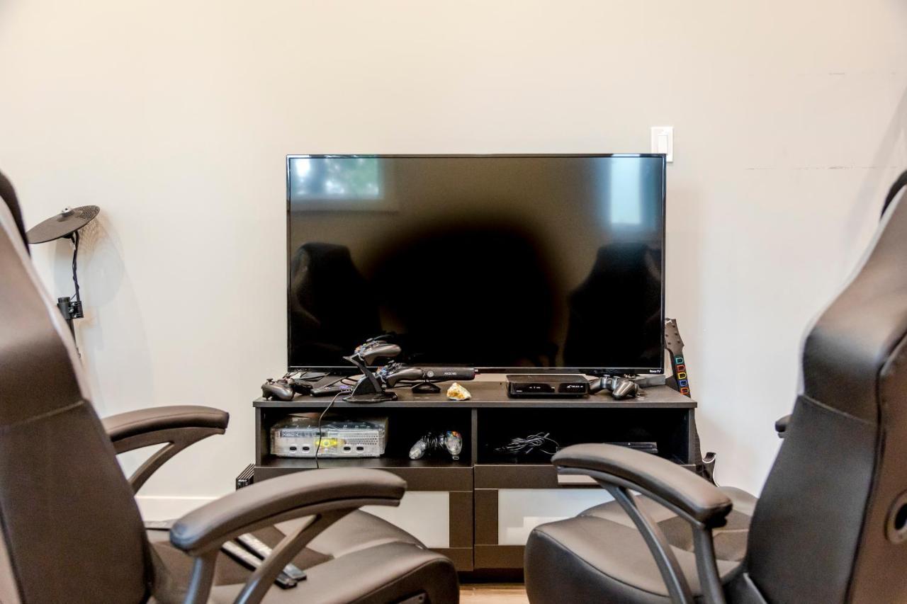 Ski In Ski Out With Huge Game Room And Hot Tub Fernie Eksteriør bilde